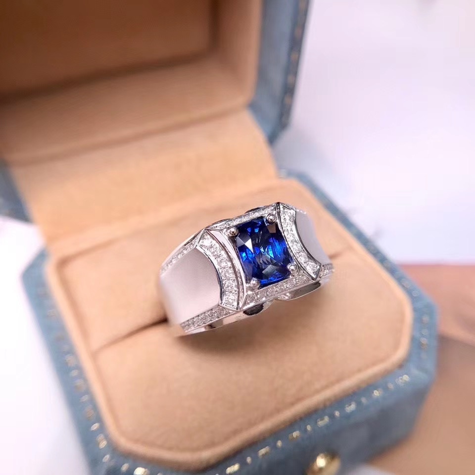 Royal sapphire men's ring exquisite diamond ring men's color diamond jewelry ring K gold high grade diamond ring