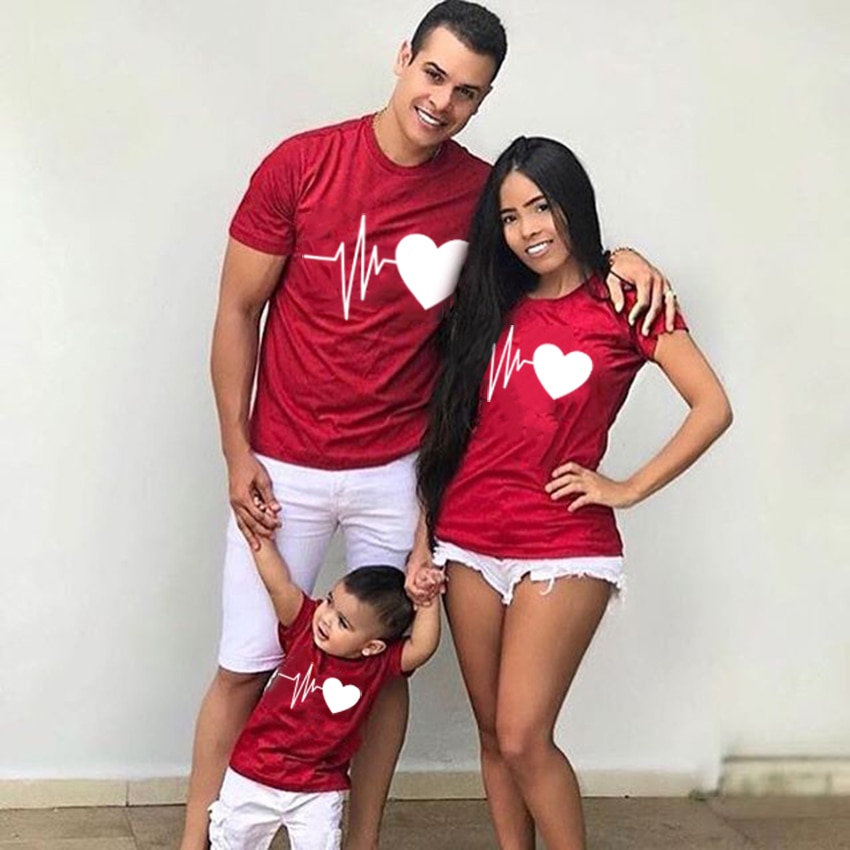 Heartbeat Outfits Christmas Family Matching T-shirt lovely Mom Dad Kids Me Baby Outfit Mother Daughter Son Girl Boys Clothes