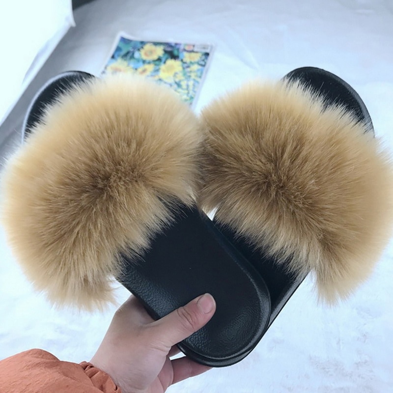 New Arrival Girl Luxury Fluffy Fur Slippers Ladies Indoor Warm Furry Fur Flip Flops Women Amazing Plush Fur Slides Wholesale Hot