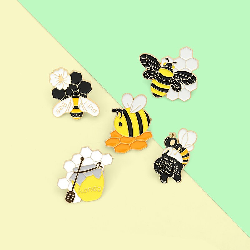 Bee Series Brooches Bumblebee Gather Honey Insect Enamel Pins Backpacks Lapel Pin Cartoon Badge Jewelry for Friends Wholesale