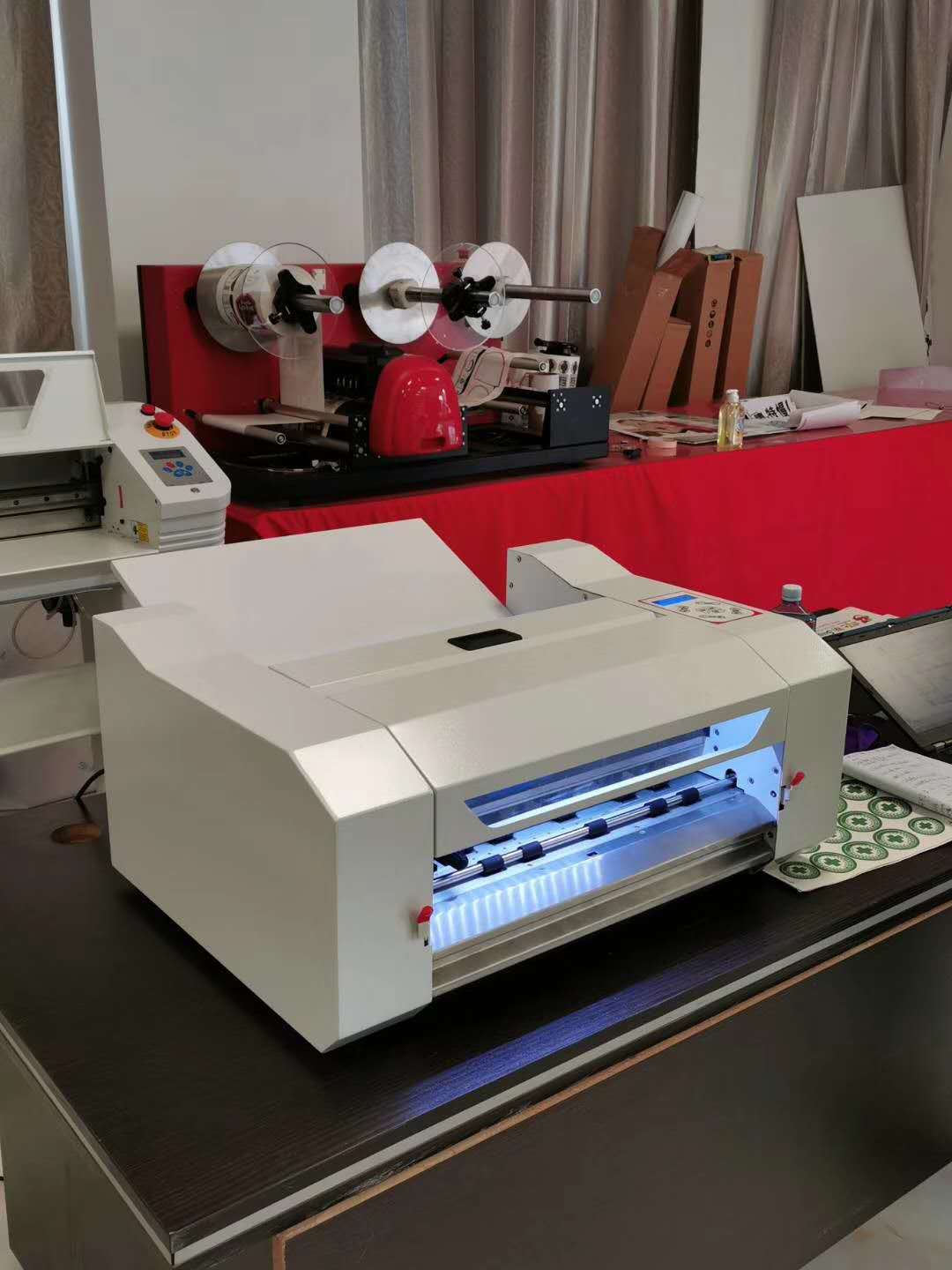Automatic Sticker Vinyl Cutter Sheet Fed label Cutting Machine