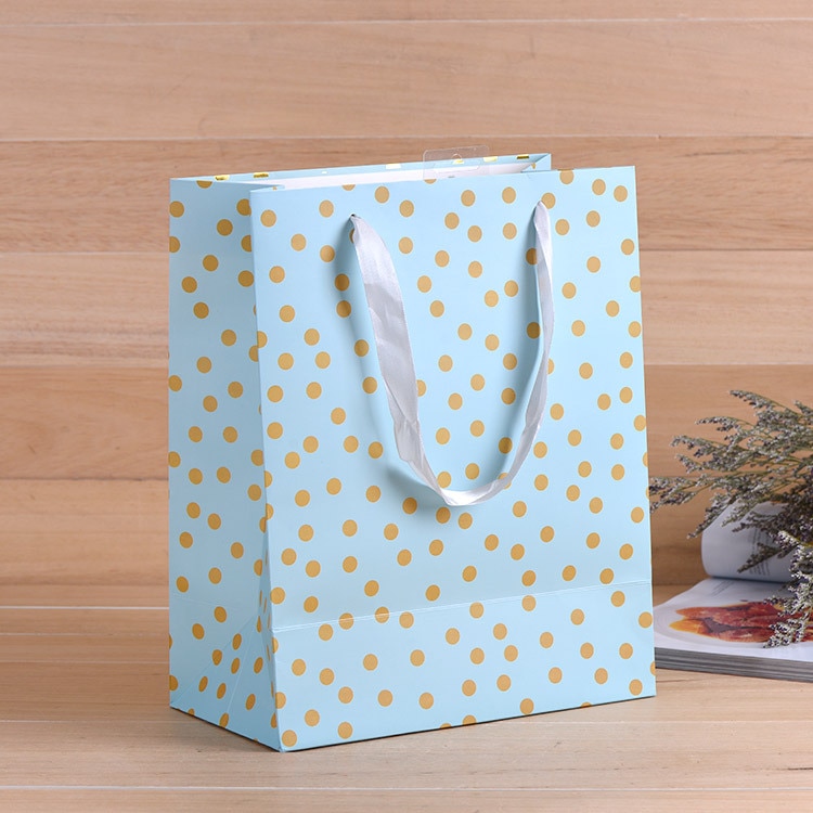 Wedding Decoration Clothes Paper Bag With Handle Party Favor Candy Flower Bag Merry Christmas Gift Wrap