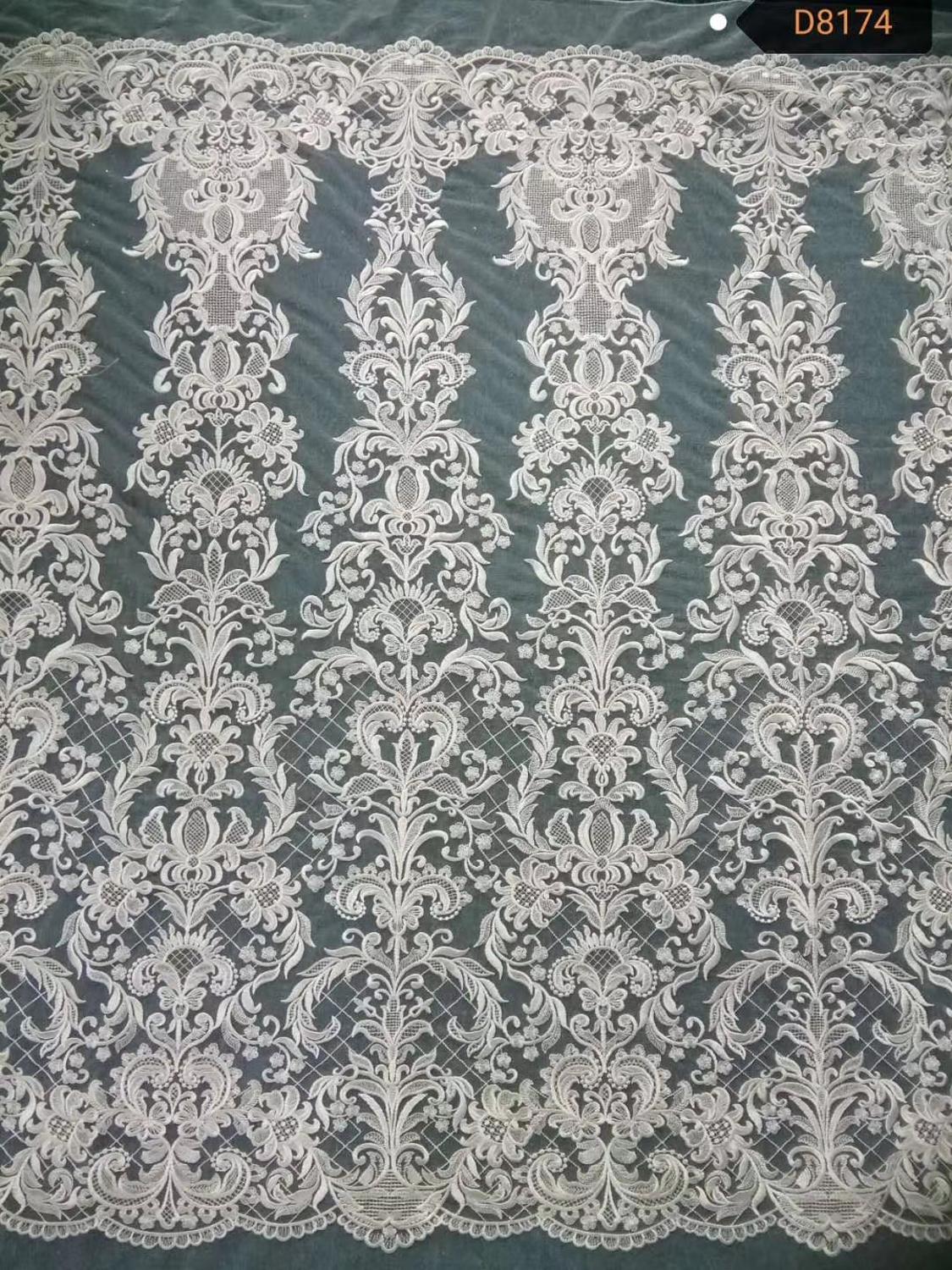 Fashion Wholesale Off White Lace Embroidered Wdding Dress Fabric 10 Yards